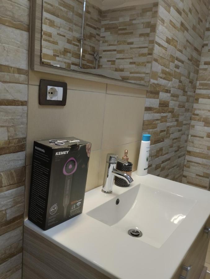 Lovley Apartament Near Train Station 塞萨洛尼基 外观 照片