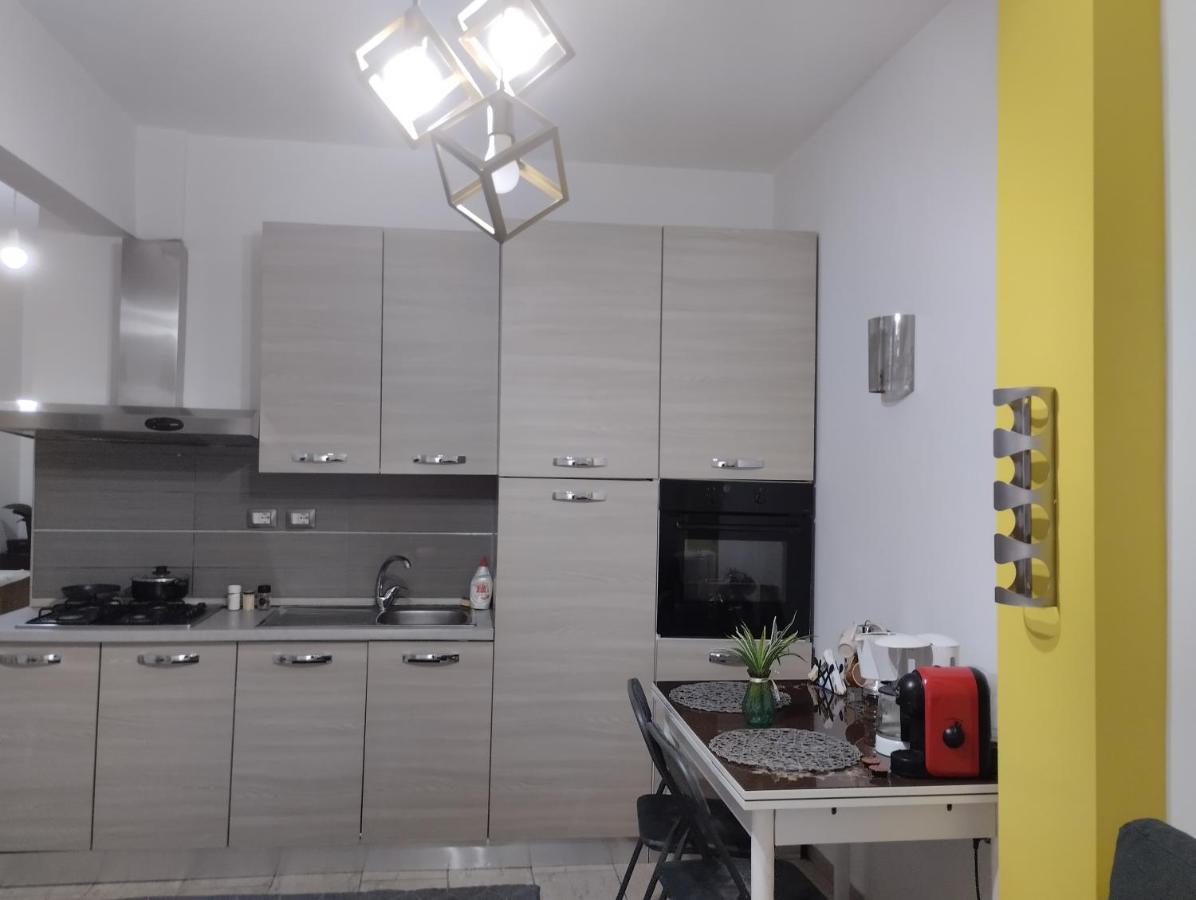 Lovley Apartament Near Train Station 塞萨洛尼基 外观 照片