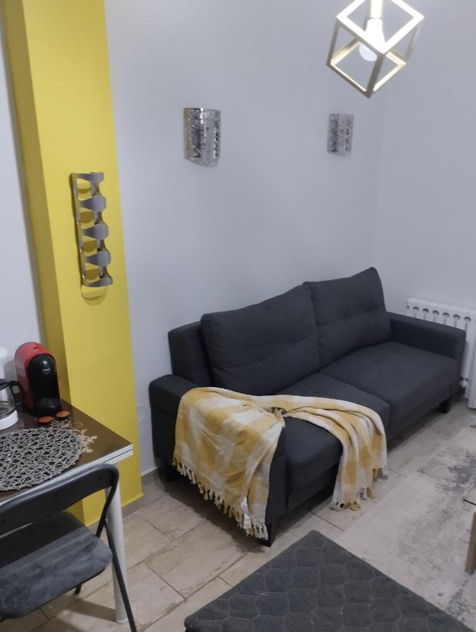 Lovley Apartament Near Train Station 塞萨洛尼基 外观 照片