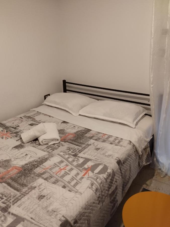 Lovley Apartament Near Train Station 塞萨洛尼基 外观 照片