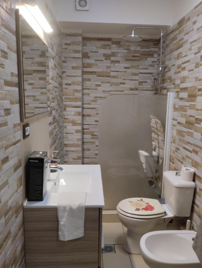 Lovley Apartament Near Train Station 塞萨洛尼基 外观 照片