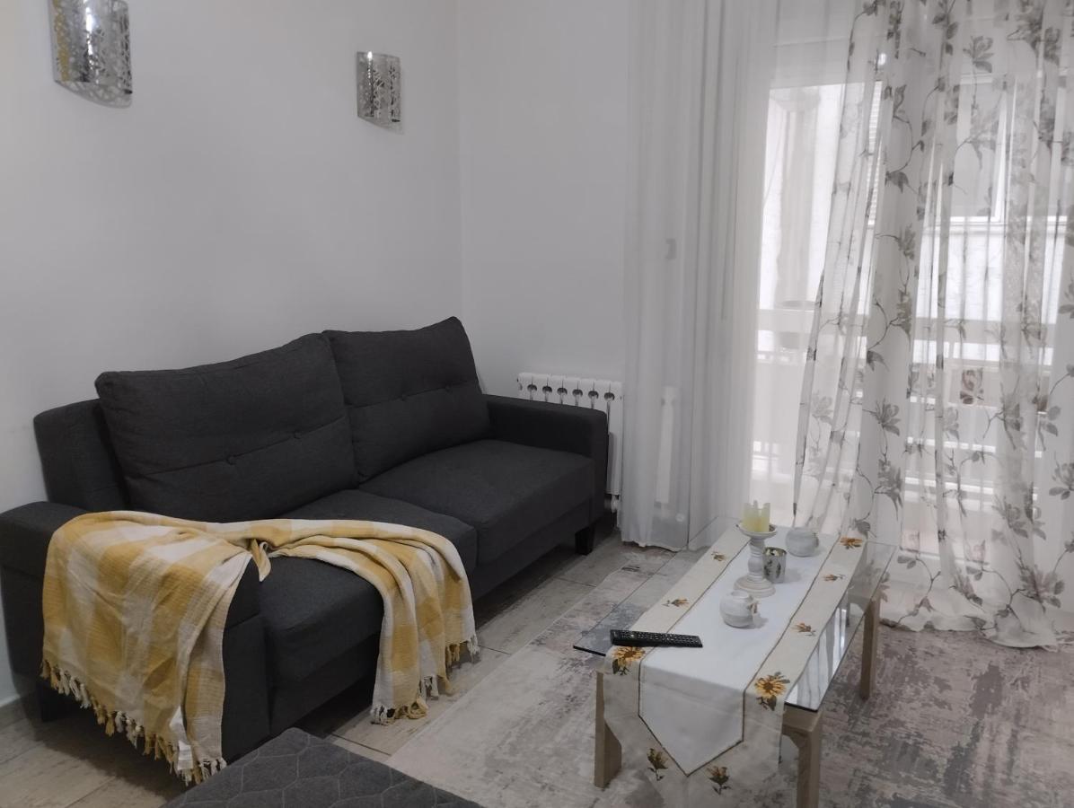 Lovley Apartament Near Train Station 塞萨洛尼基 外观 照片