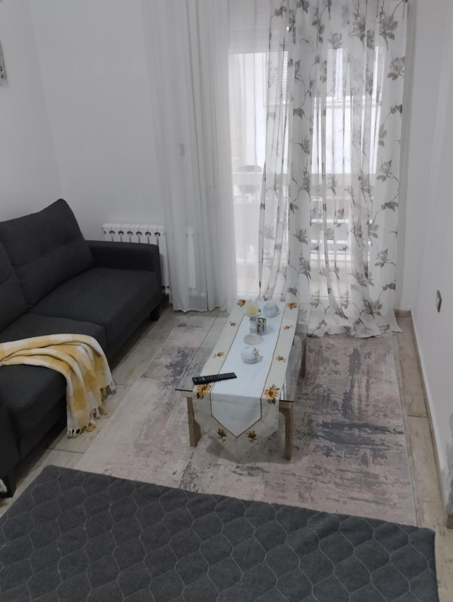 Lovley Apartament Near Train Station 塞萨洛尼基 外观 照片